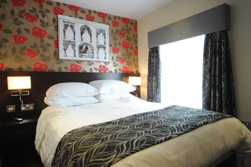 The Bull Hotel Stony Stratford Room photo