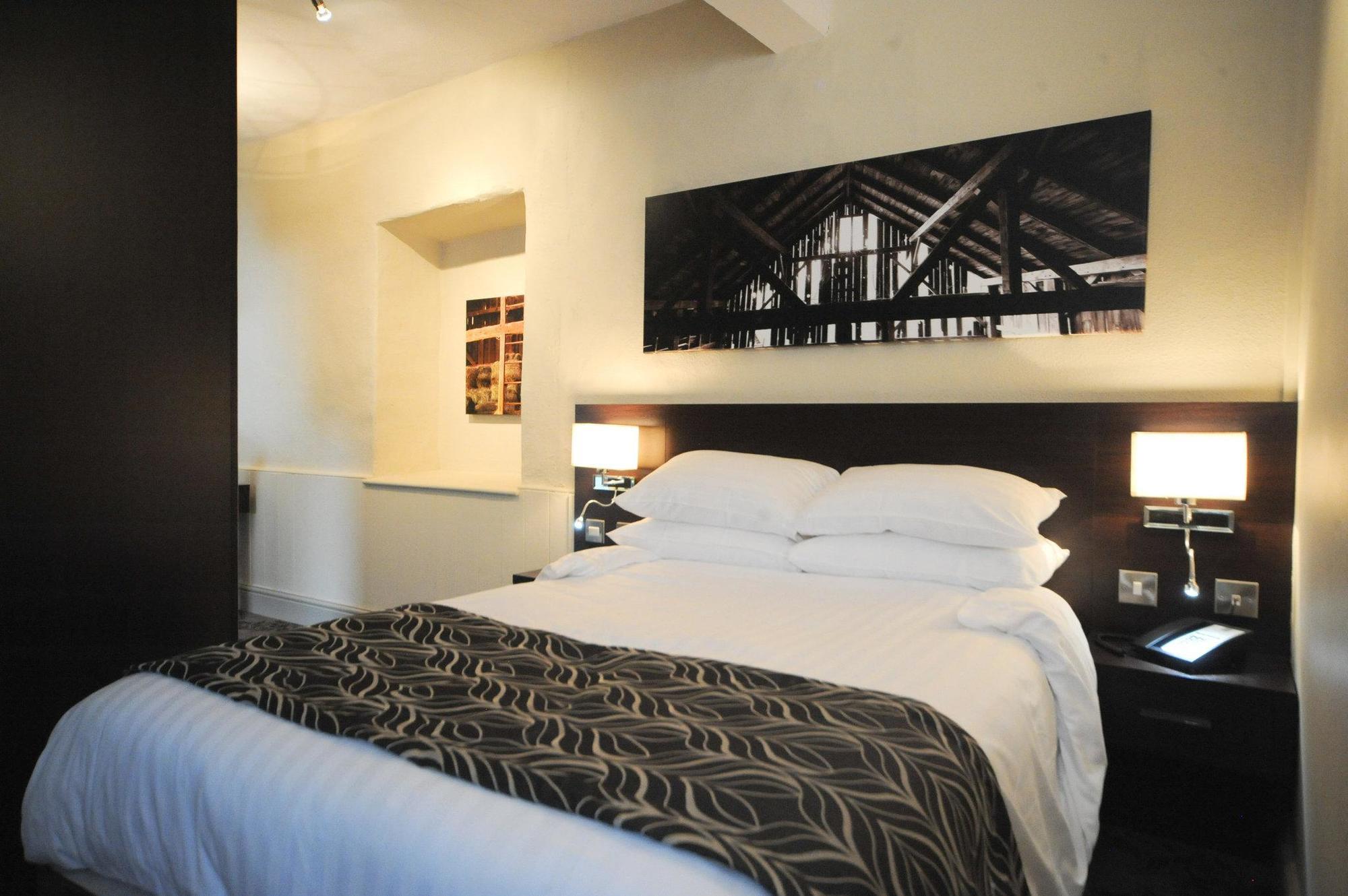 The Bull Hotel Stony Stratford Exterior photo