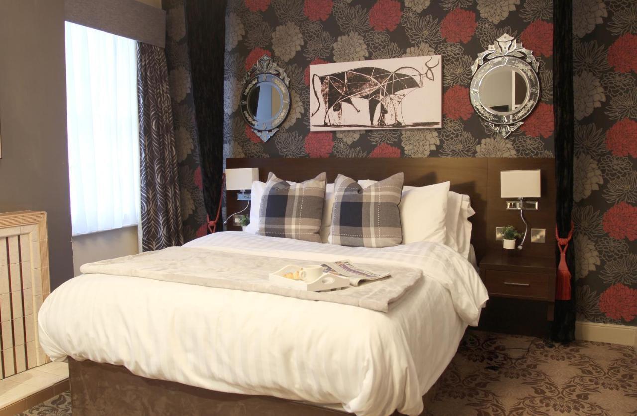 The Bull Hotel Stony Stratford Exterior photo